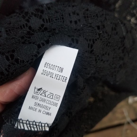 Black Lace Robe - Picture 4 of 9